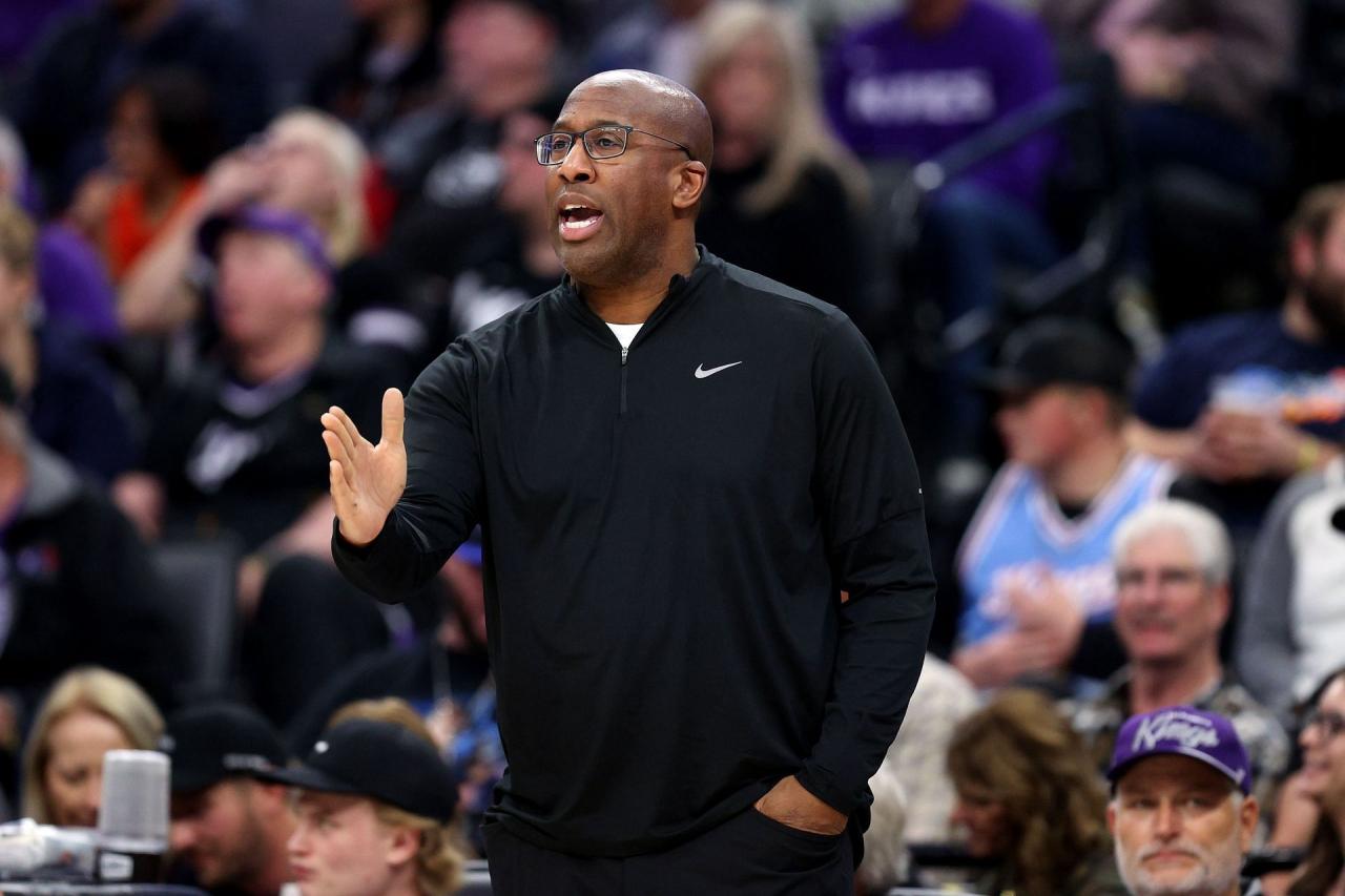 Report: Kings part ways with former coach of the year Mike Brown